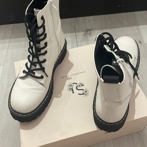 i don’t use them but they were so good for the cold, would keep my feet warm.